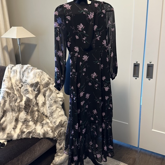 Banana Republic sheer sleeves floral long dress. Size 0 Black with lilac flowers - Picture 3 of 10